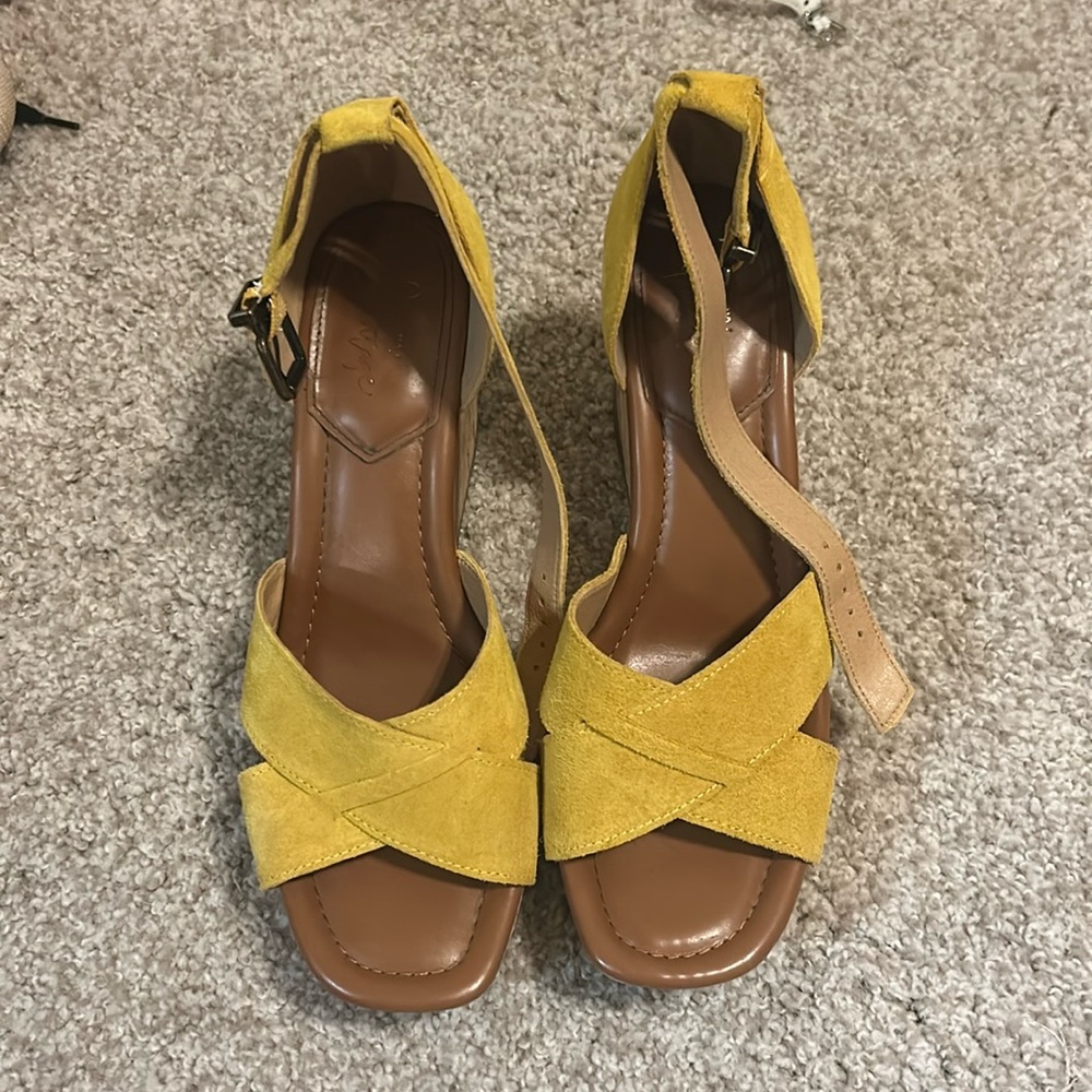Crown Vintage yellow wedges